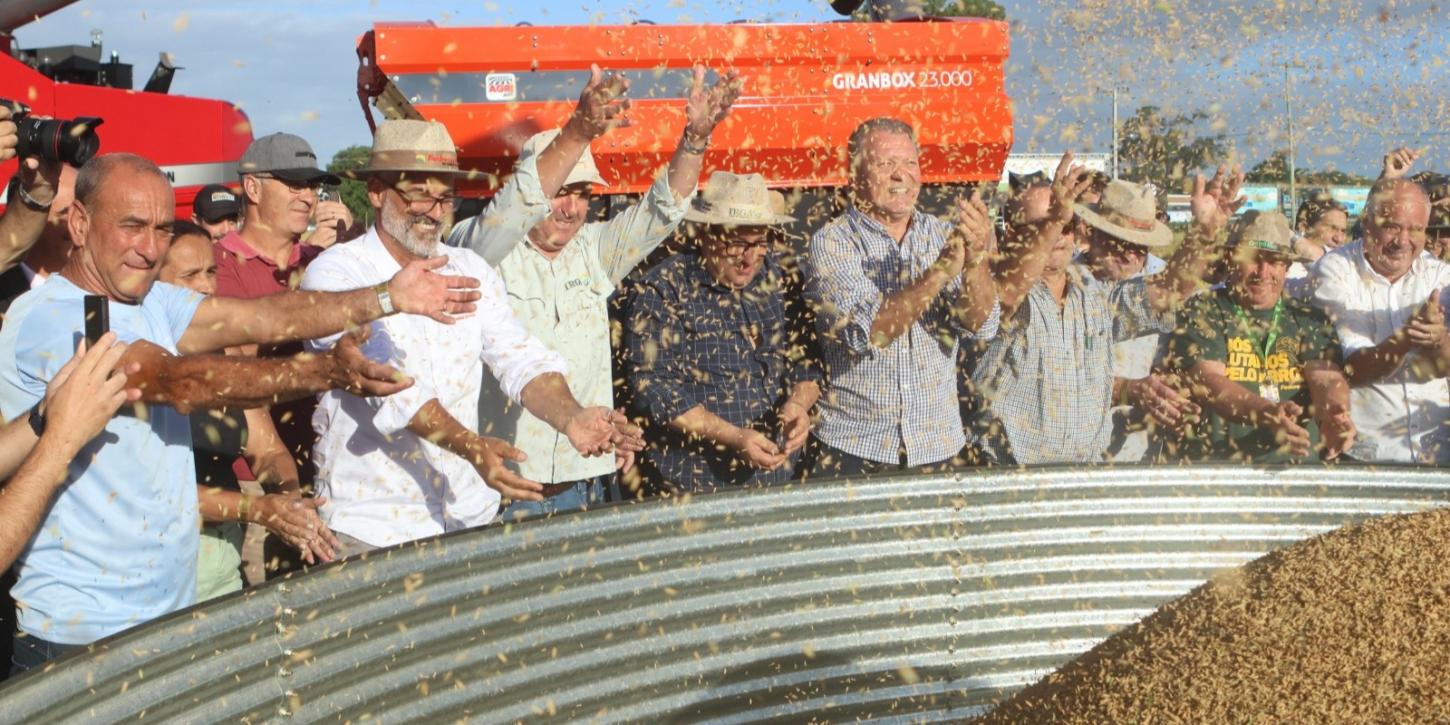 CAPÃO DO LEÃO ABRE OFICIALMENTE A SAFRA 2025/2026 DE ARROZ COM O PÚBLICO RECORDE E ANÚNCIO DE INVESTIMENTOS