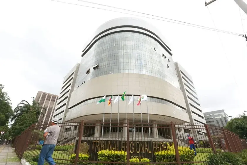 JULGAMENTO SOBRE USINA TERMELÉTRICA É ADIADO 