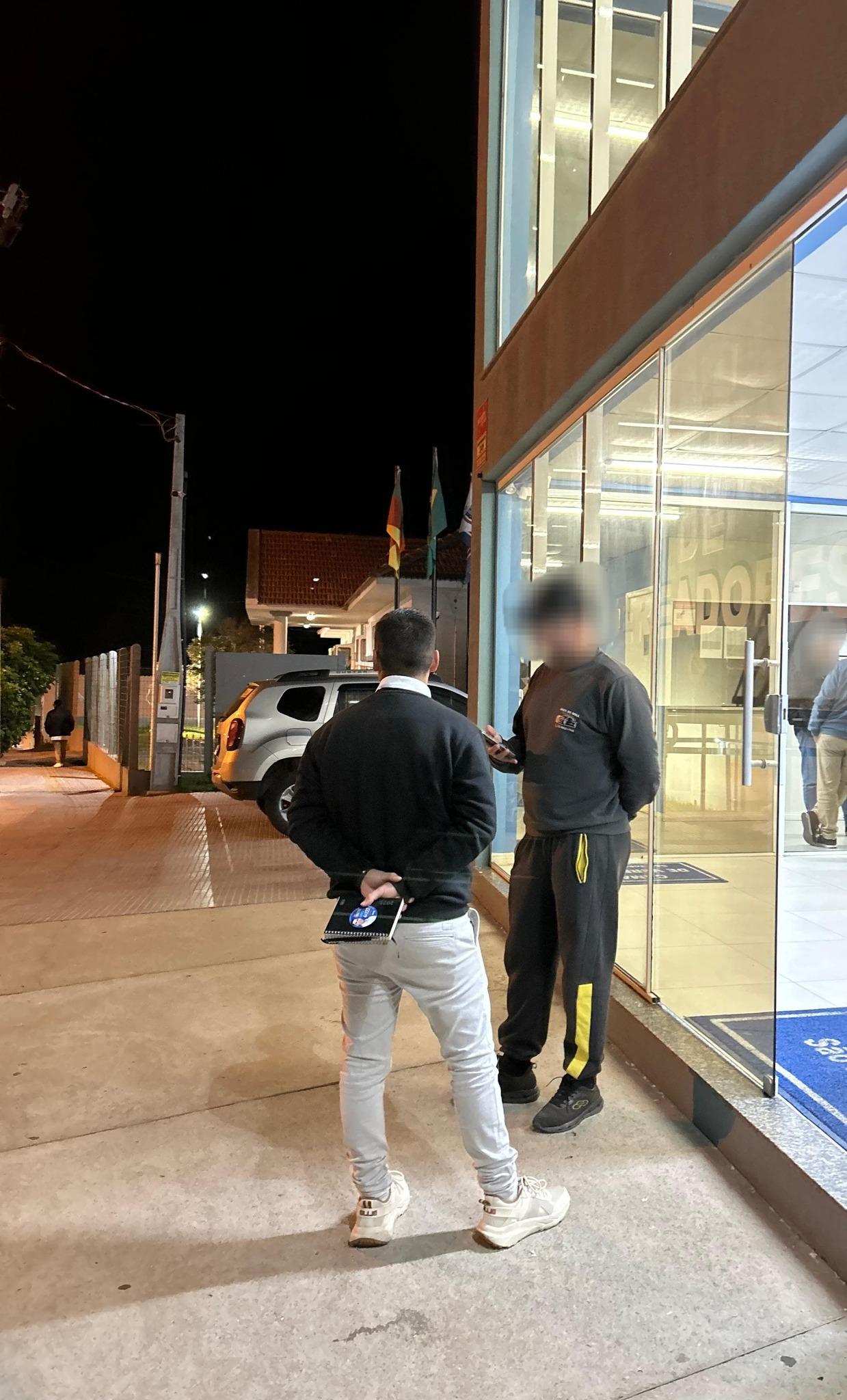 COORDENADOR DA CAUSA ANIMAL É BARRADO PELO PRESIDENTE, EM REUNIÃO NA CÂMARA DOS VEREADORES.
