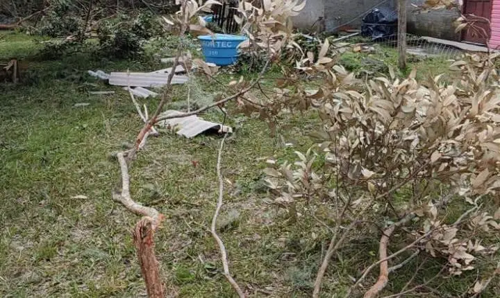 FORÇA DO VENTO PROVOCA DESTRUIÇÃO E DEIXA RASTRO DE ESTRAGOS NA LOCALIDADE DA VÁRZEA