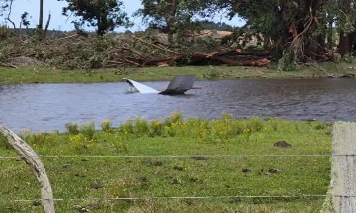 FORÇA DO VENTO PROVOCA DESTRUIÇÃO E DEIXA RASTRO DE ESTRAGOS NA LOCALIDADE DA VÁRZEA