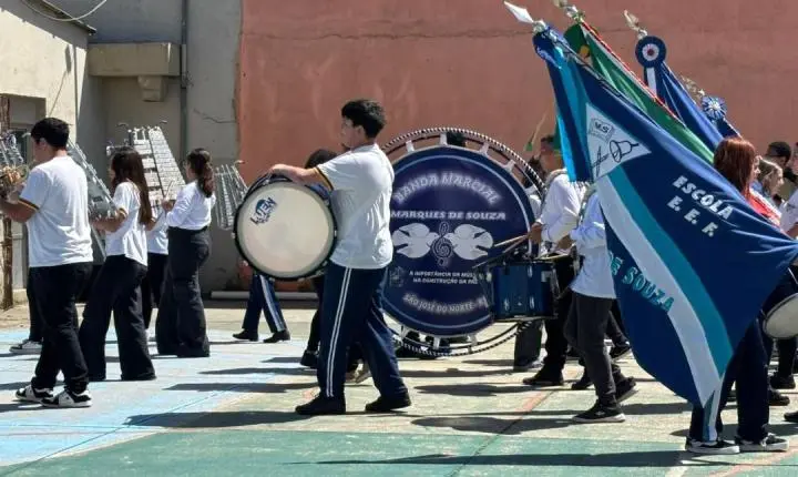 HOMENAGEM: E.E.E.F MARQUES DE SOUZA COMPLETA 85 ANOS