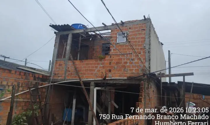 POSSÍVEL TORNADO CAUSA DESTELHAMENTO E MOBILIZA DEFESA CIVIL EM SÃO JOSÉ DO NORTE